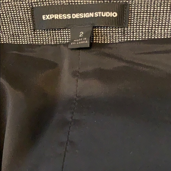 Black and white pencil skirt - Picture 3 of 3